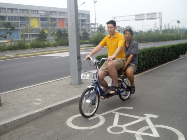 שניים-על-אופניים מנוע-אופניים-חשמליים סין בייג'ין רכב-חשמלי תחבורה-ציבורית